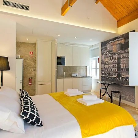 Ribeira Apartment *